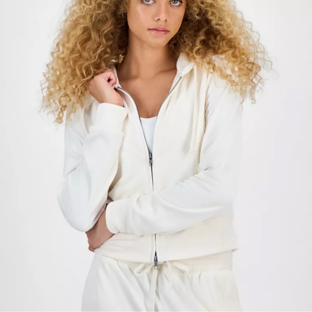 NWT Hippie Rose Juniors Egret/Cream Colored Ribbed Velour Zip-Up Hoodie